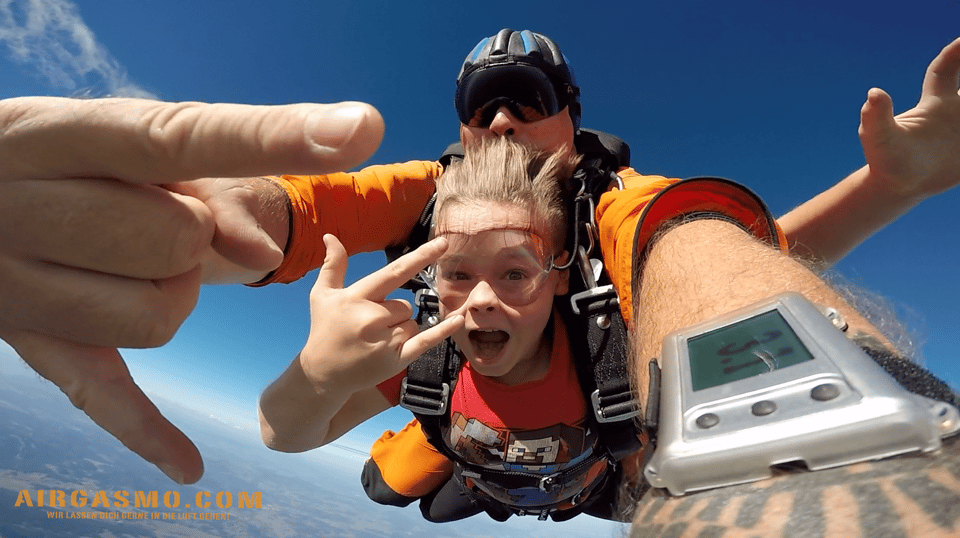 Lienz: Thrilling Tandem Skydiving Over the Alps - Booking Details