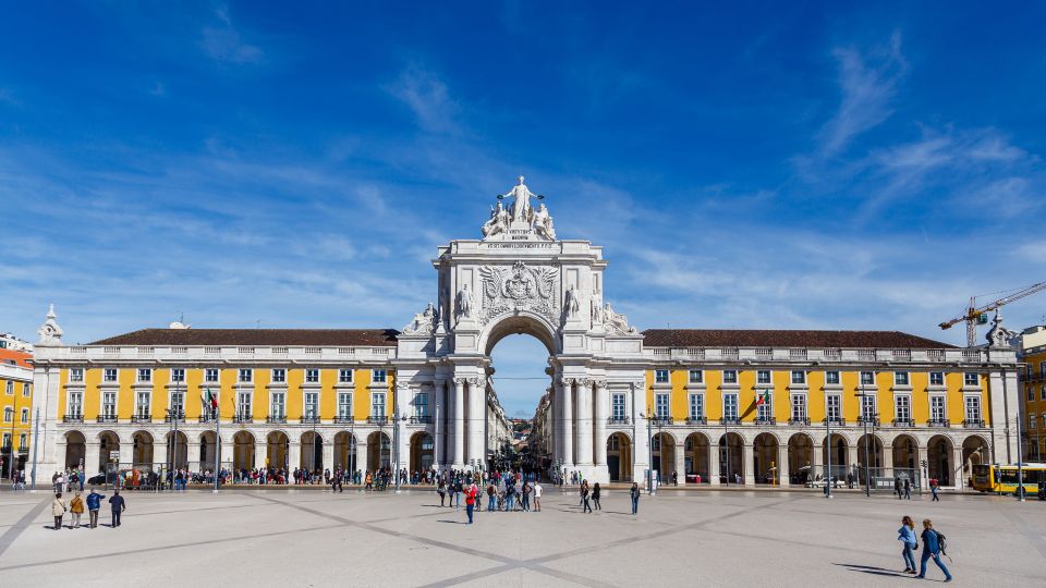 Lisboa: Old Town, New Town & Belem Full Day Tour - Park and Neighborhood Highlights