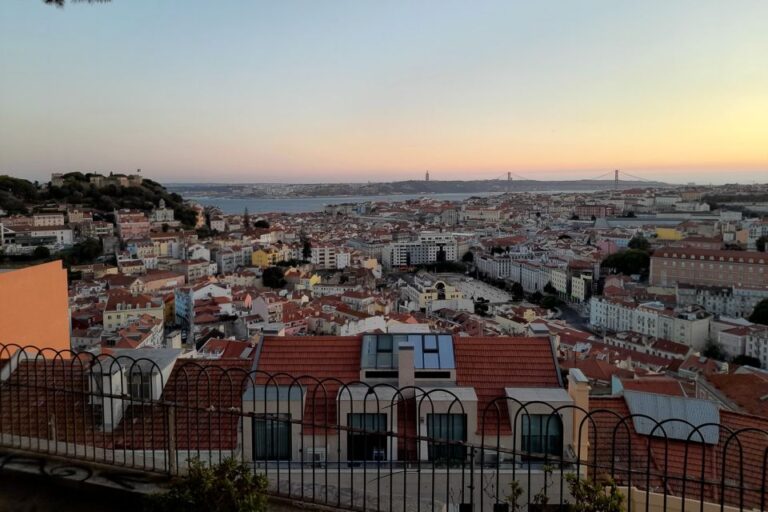 Lisbon: 1,5 Hours Historical Tuk Tour For Two Persons. Tour Details