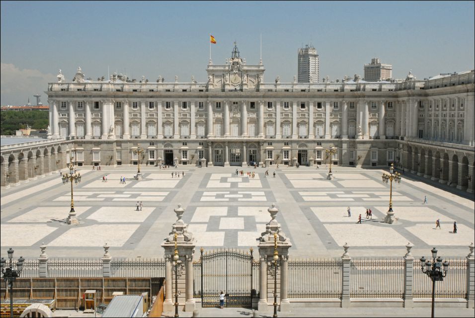 Madrid: Royal Palace Guided Tour With Skip-The-Line Ticket - Tour Overview