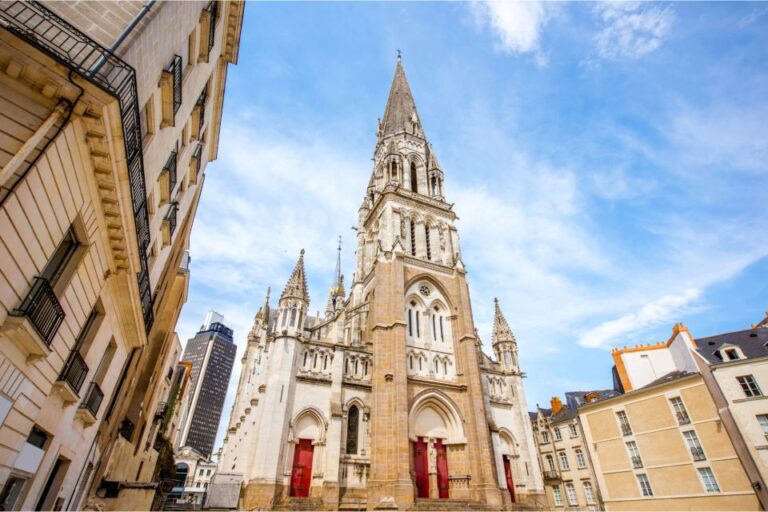 Nantes: First Discovery Walk And Reading Walking Tour Cathedral Of St. Peter