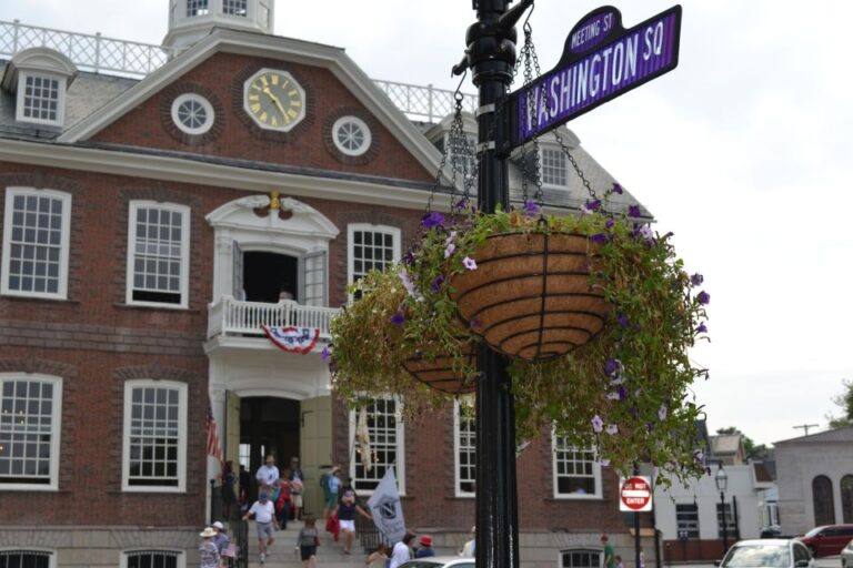 Newport: Colonial History Walking Tour With Museum Entry Tour Overview