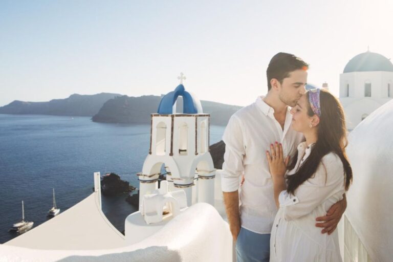 Oia: 30 Minute Photo Session For Couples Or Solo Travelers Activity Description