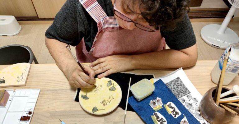 Osaka: Private Ceramic Painting Workshop Workshop Overview