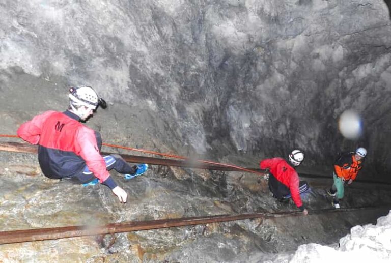 Ötztal: Guided Cave Tour For Beginners Tour Overview