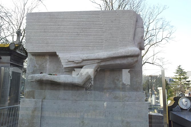 Paris 2-Hour Small Group Tour of Pere Lachaise Cemetery - Overview of the Tour