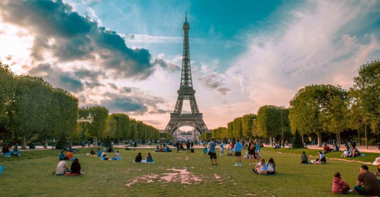 Paris: Capture The Most Photogenic Spots With A Local Overview Of The Experience