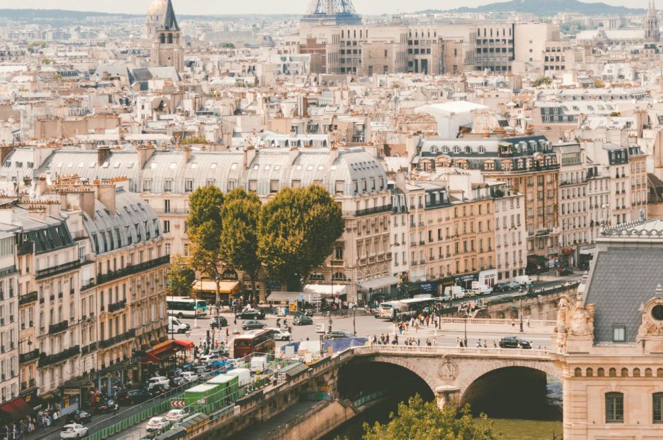 Paris: Marais Walks Self-Guided Audio Tour - Exploring Le Marais History