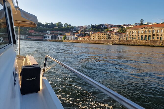 Porto: Private 6 Bridges Tour By Yacht Meeting And Pickup