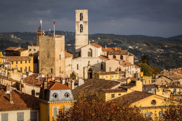 Private Tour: The Most Beautiful Medieval Villages, Full Day Exploring Grasses Perfume Heritage