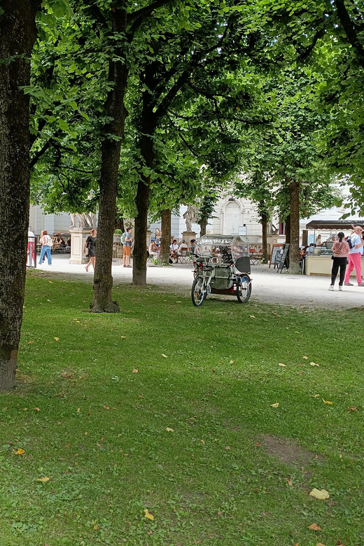 Rickshaw Tour Salzburg: Old Town, Mirabell, Hellbrunn Tour Overview