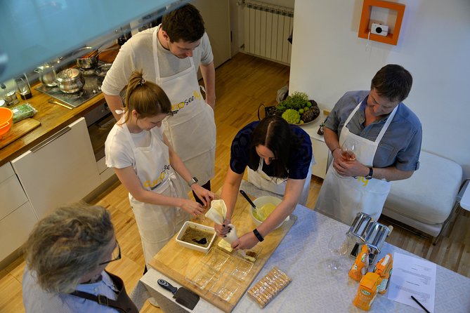 Rome: Fresh Pasta Wokshop and Meal With a Local - Overview of the Experience