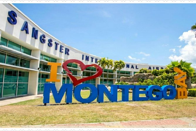 Round-Trip Transfer Airport Transfer to Hotels in Montego Bay - Airport Meet-and-Greet Service