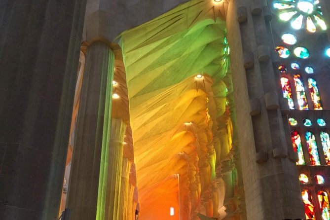 Sagrada Familia Skip-The-Line Private Tour With Guide - Skip-the-Line Ticket and Tour