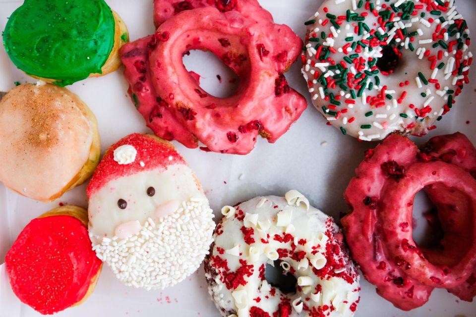 Seattle: Guided Holiday Donut Tour With Tastings - Tour Overview