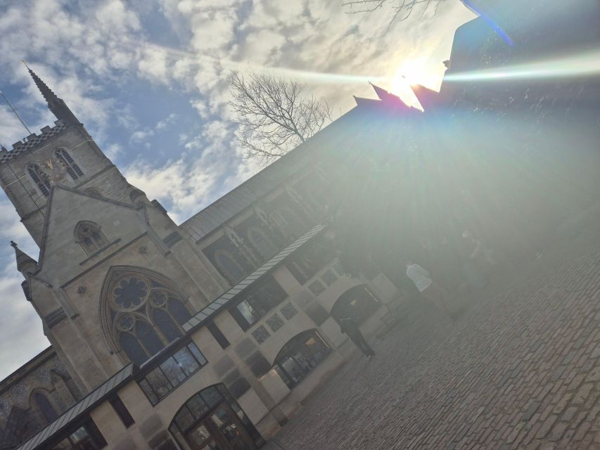 Southbank Walking Tour: The Globe & Southwark Cathedral - Tour Overview