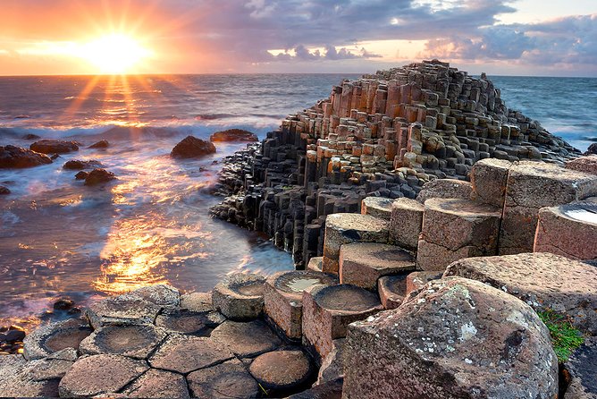 Spanish Belfast And Giants Causeway Tour - Exploring the UNESCO-listed Giants Causeway