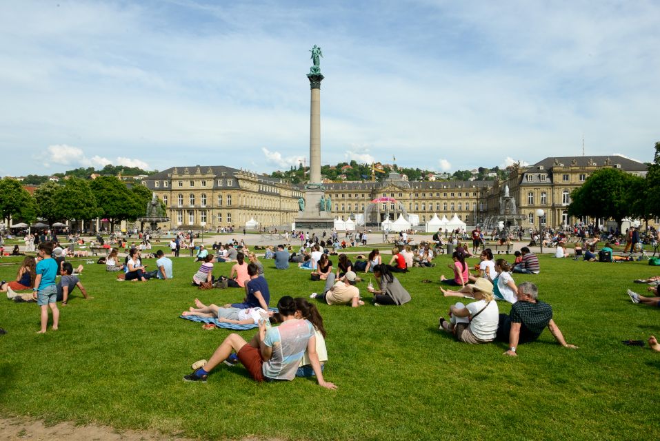 Stuttgart: Entertaining Guided Tour to Old Town Highlights - Impressive Baroque Building of New Palace