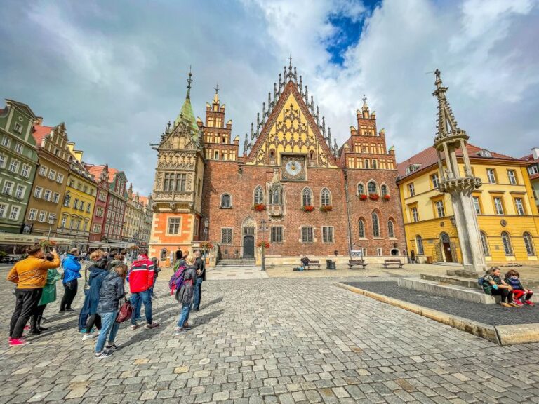 Wrocław: Old Town And Ostrów Tumski Walking Tour In English Tour Overview