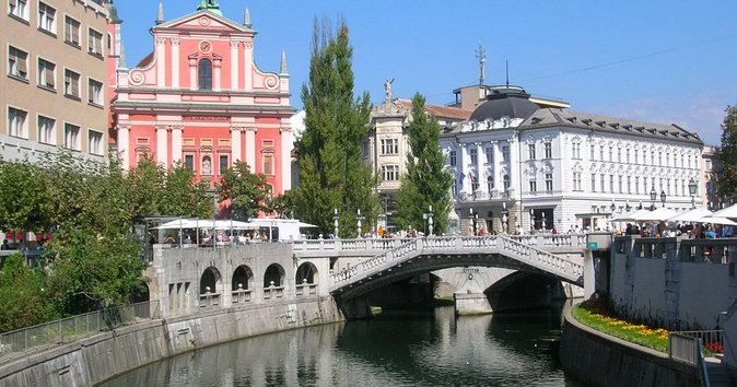 City Tour of Ljubljana - Shopping at the Open-air Market