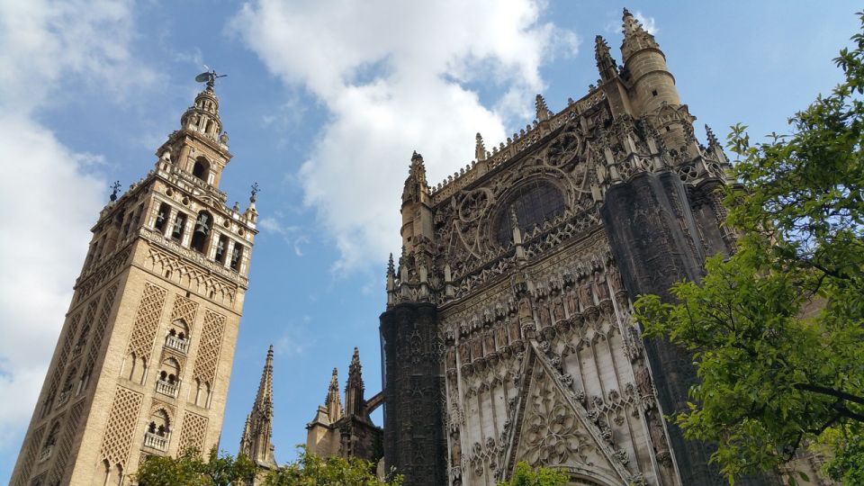 Costa Del Sol: Sevilla With Guided Tour of the Cathedral - Itinerary Highlights