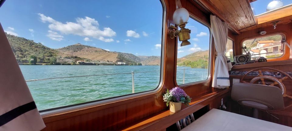 DOURO VALLEY: Wine Boat Experience Marias - Key Inclusions on the Tour