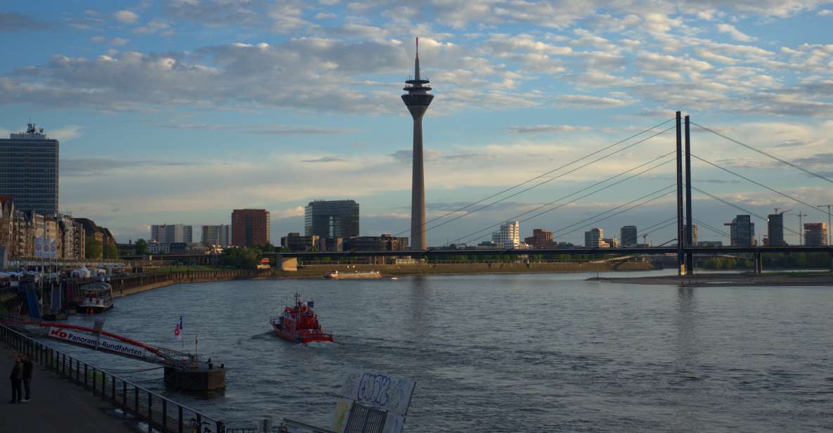 Düsseldorf: Escape Tour - Self-Guided Citygame - Highlight Citys Historic Buildings