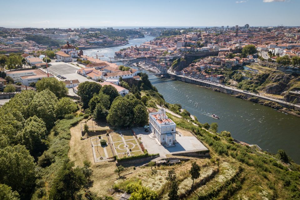 Exclusive Visit to the Geophysical Institute of Porto - Historical Context