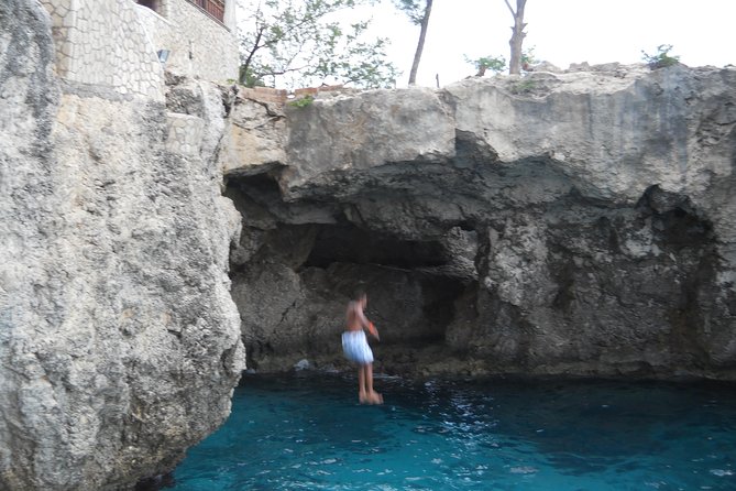 Falmouth Shore Excursion: Negril in One Day Sightseeing Tour - Activity Requirements