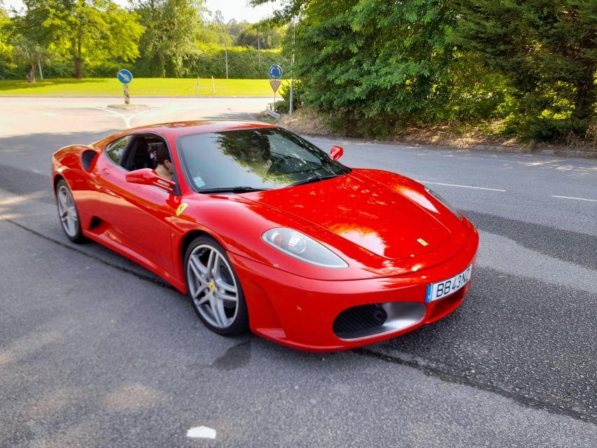 Ferrari Driving Experience in Braga - Thrilling Acceleration and Handling