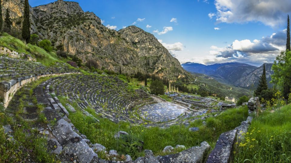 From Athens: Full-Day Delphi – Thermopylae Excursion - Delphi Highlights