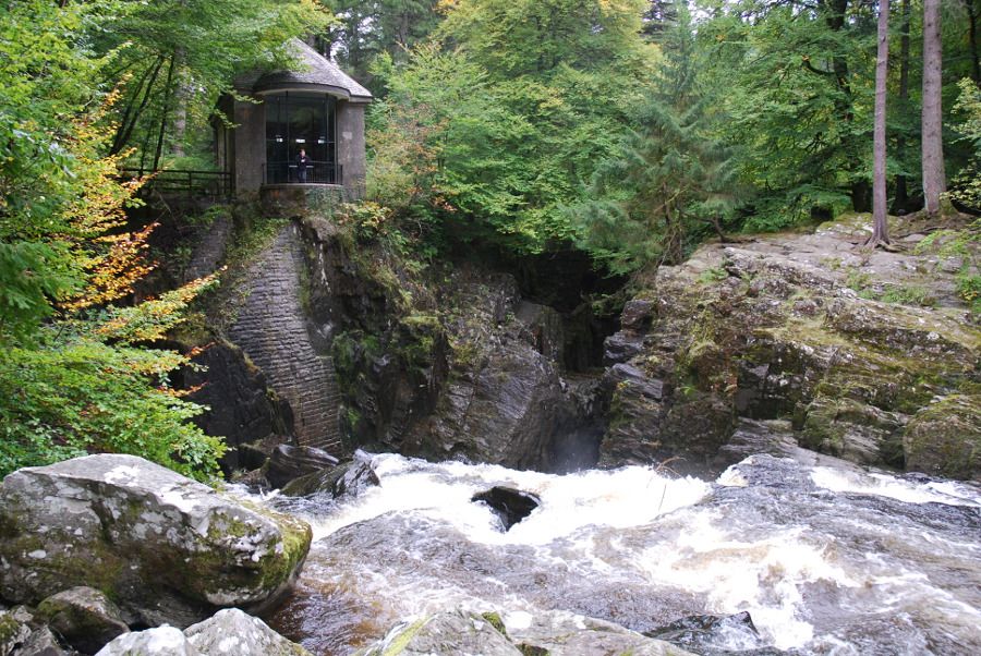 From Edinburgh: Best of Scotland Small-Group Day Tour - Visiting Dunkeld Cathedral