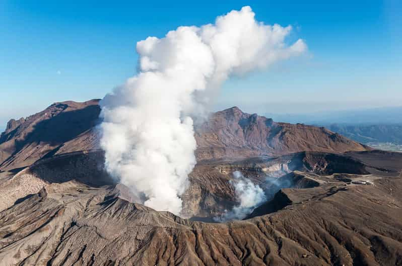 From Fukuoka: Day Trip to Kumamoto Castle, Mt.Aso & Kurokawa - Itinerary Highlights