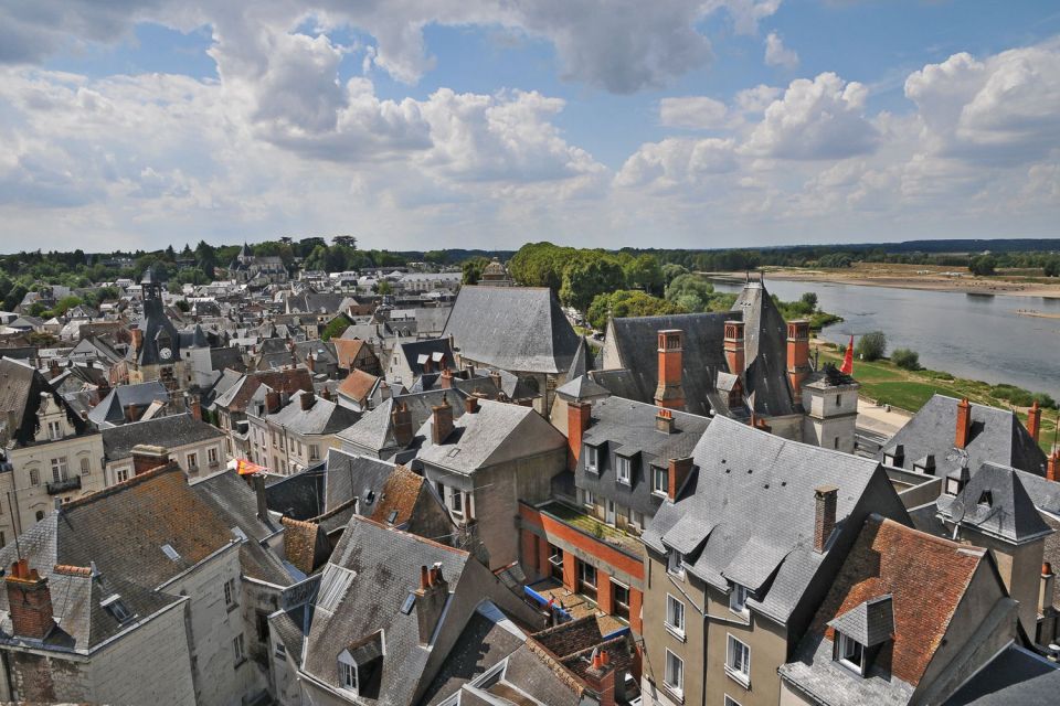 From Paris: Small-Group Loire Valley Castles Full-Day Tour - Starting Location and Meeting Point