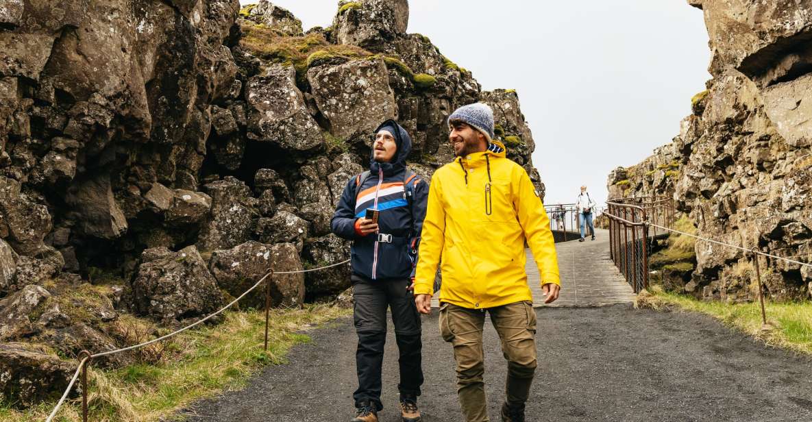 From Reykjavik: Golden Circle & Blue Lagoon Tour With Drink - Witnessing the Strokkur Geyser