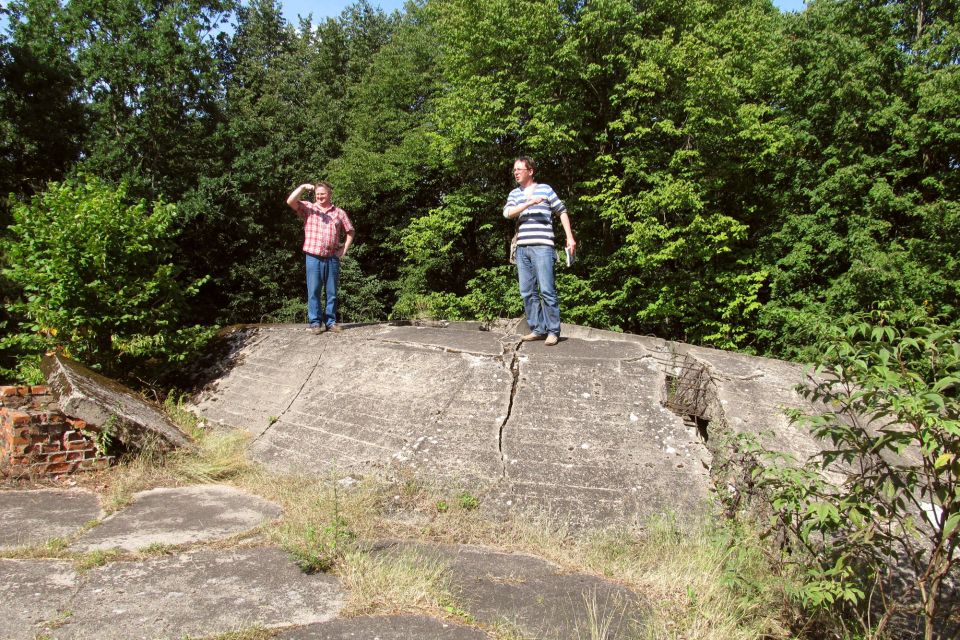 From Warsaw: Wolfs Lair Hitlers Headquarters Full-Day Tour - Tour Experience and Highlights