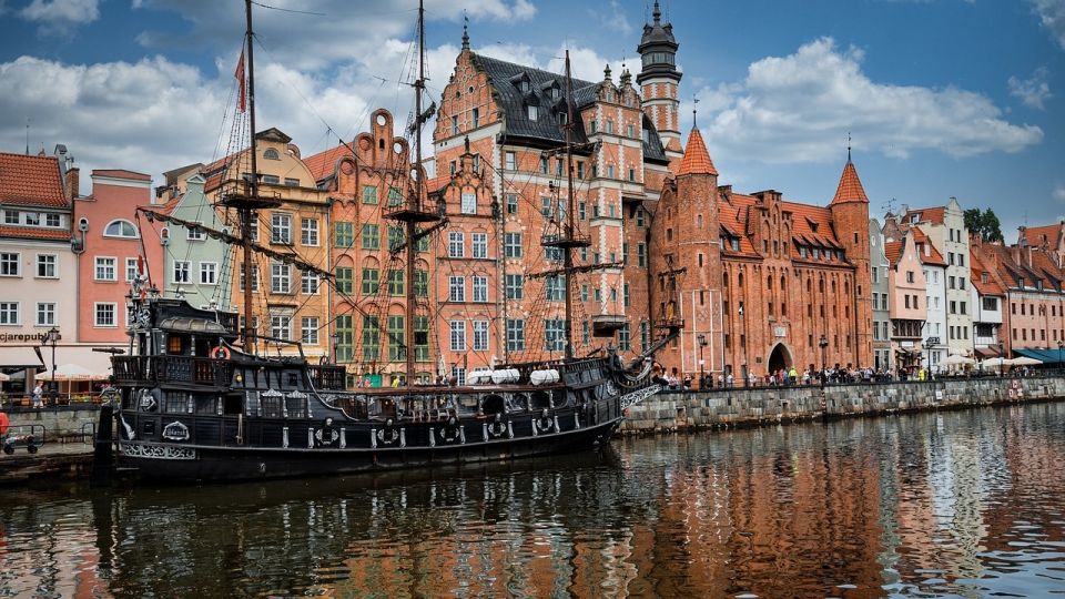 Gdansk: Old Town Highlights Self-guided Tour - Booking and Flexibility