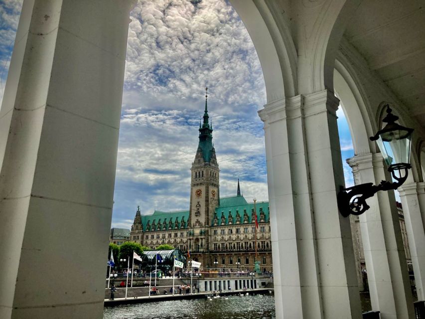 Hamburg: Guided Walking Tour in Danish - Tour Highlights