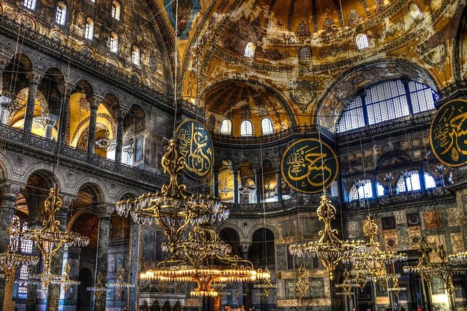 Highlights of Istanbul - Marveling at the Blue Mosque