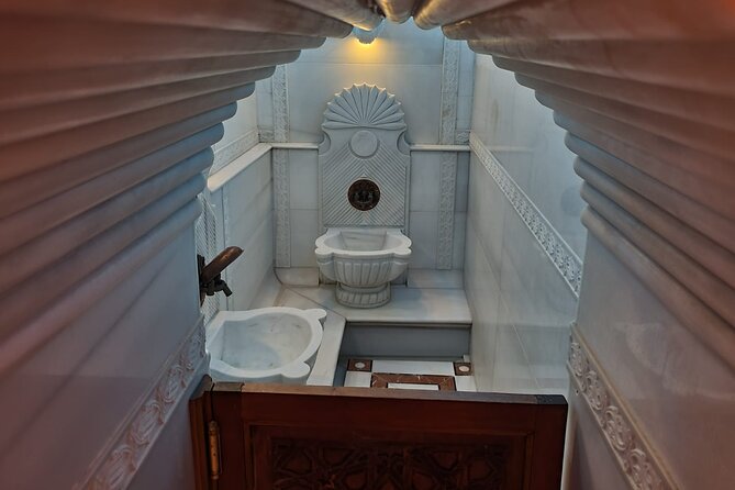 Istanbul : Historical Turkish Bath Experience in Old City - Facility Details and Capacity