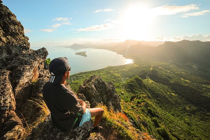 Le Morne Mountain Sunrise Hike & Climb - Meeting and Pickup Details