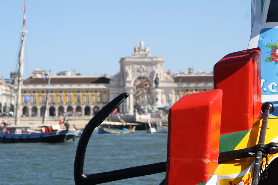 Lisbon: Tagus River Sunset Cruise in a Traditional Vessel - Experience Highlights