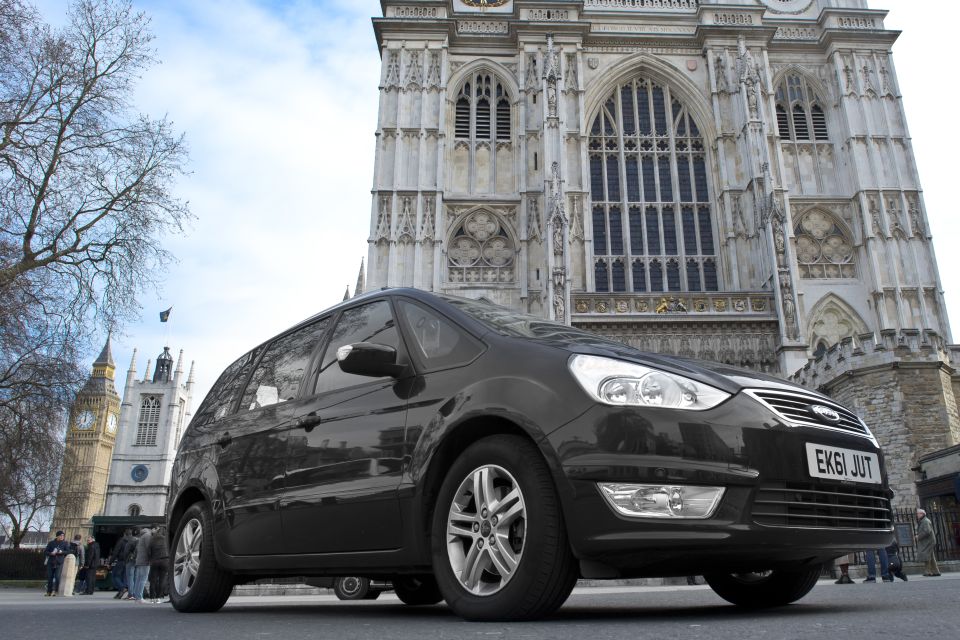 London: City Center and Heathrow to Southampton Transfer - Vehicle and Journey