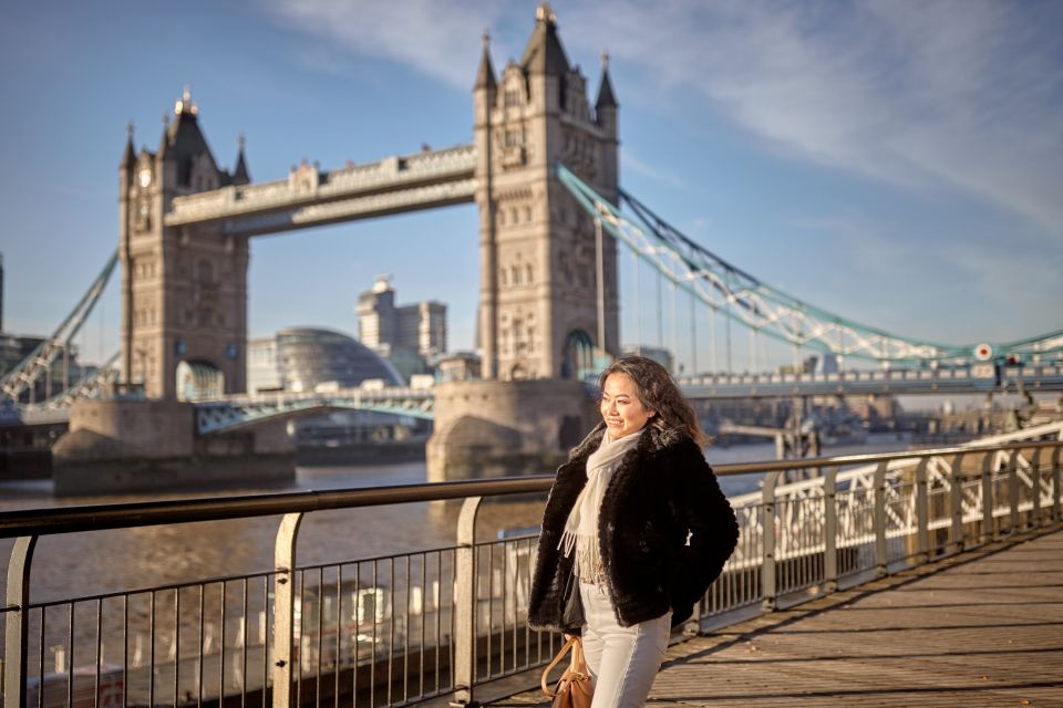 London: Private 30-Minute Photo Shoot at Tower Bridge - Capture Memorable Moments