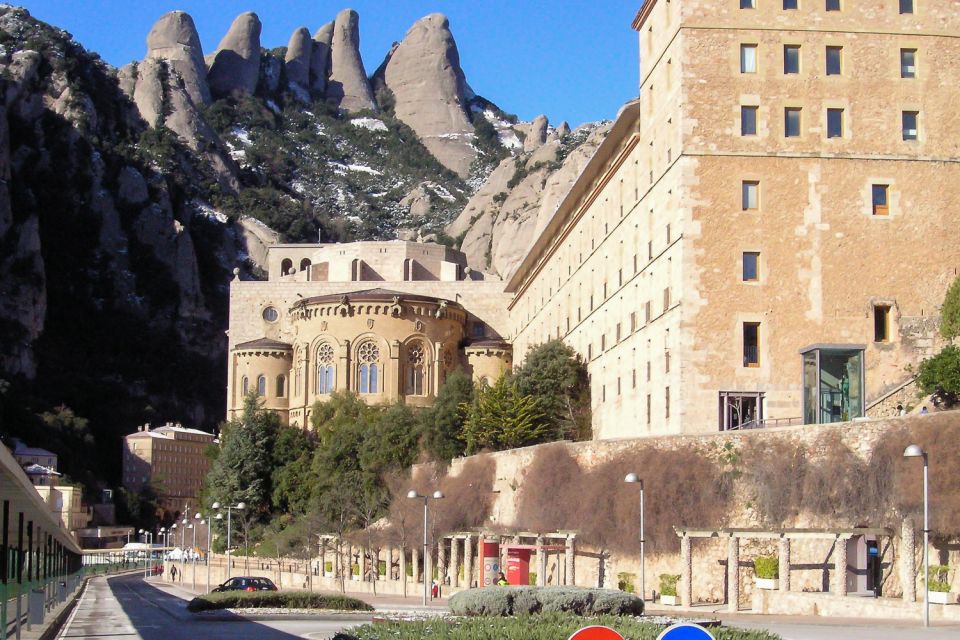 Montserrat: 6-Hour Tour With a Choice of 3 Levels of Hiking - Experience Highlights