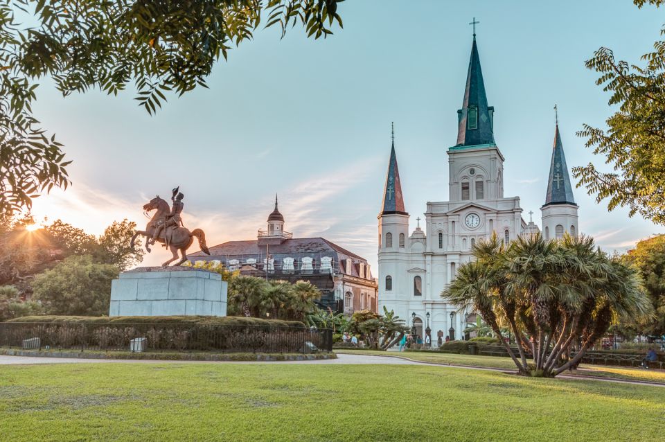 New Orleans French Quarter History and Hauntings Tour - Visiting Historic Landmarks