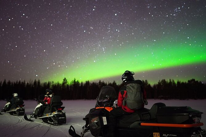 Northern Lights Snowmobile Hunt - Included in the Package