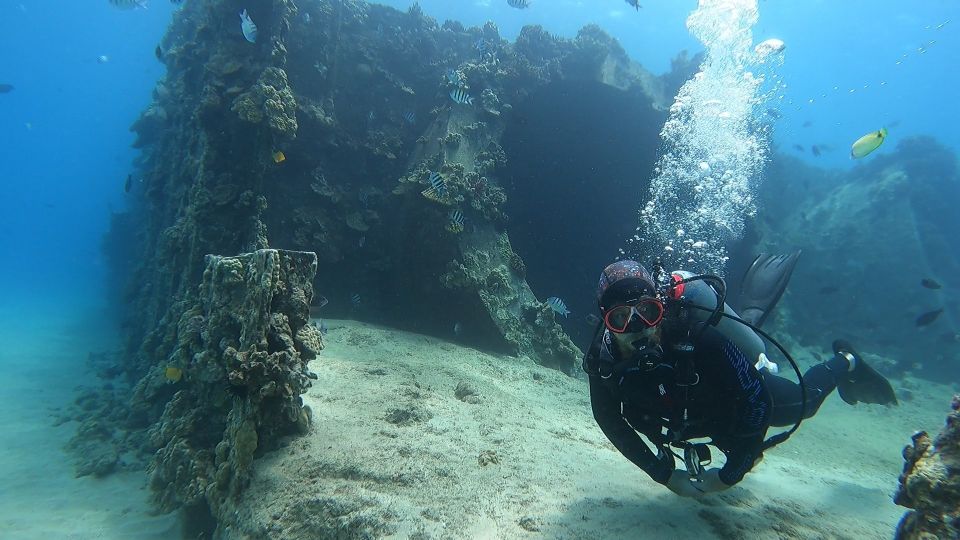 Oahu: Try Scuba Diving From Shore - Dive Site: Electric Beach