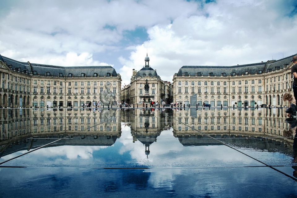 Panoramic Bordeaux Tour in a Premium Vehicule With a Guide - Highlights