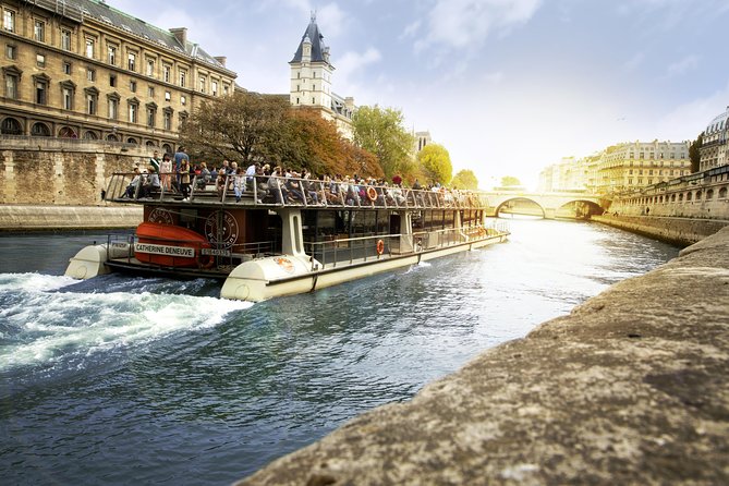 Paris Seine River Sightseeing Cruise With Commentary by Bateaux Parisiens - Timing and Schedule